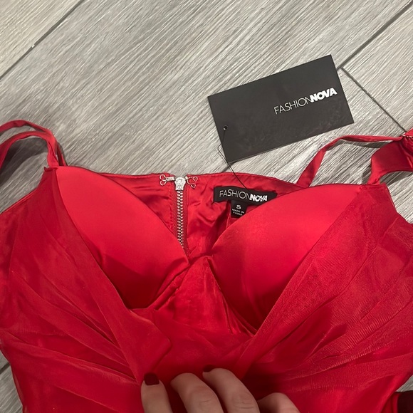 Ruched corset top, size small, Fashion Nova - Picture 9 of 10